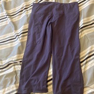 kirkland capri leggings small split on legs light purple size large
